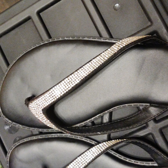 Torrid size 8 Black and Rhinestone Dressy Flip-Flops - Picture 4 of 5